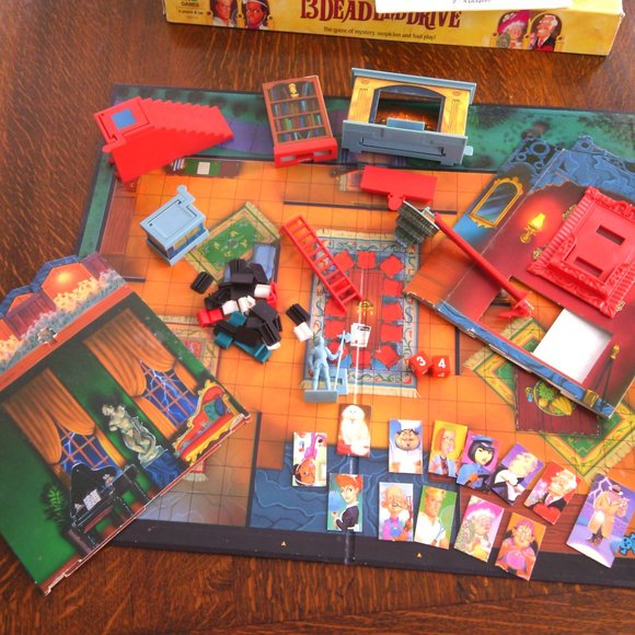 13 Dead End Drive murder-themed board game Milton Bradley 1993 Games Vintage Fun - Picture 6 of 16